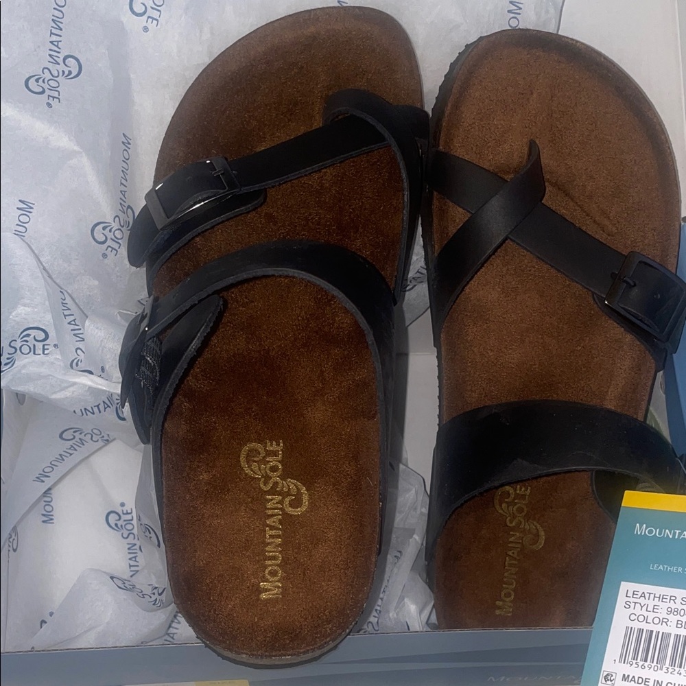 BNIB Mountain Sole Women's Black Leather Sandals # size 6